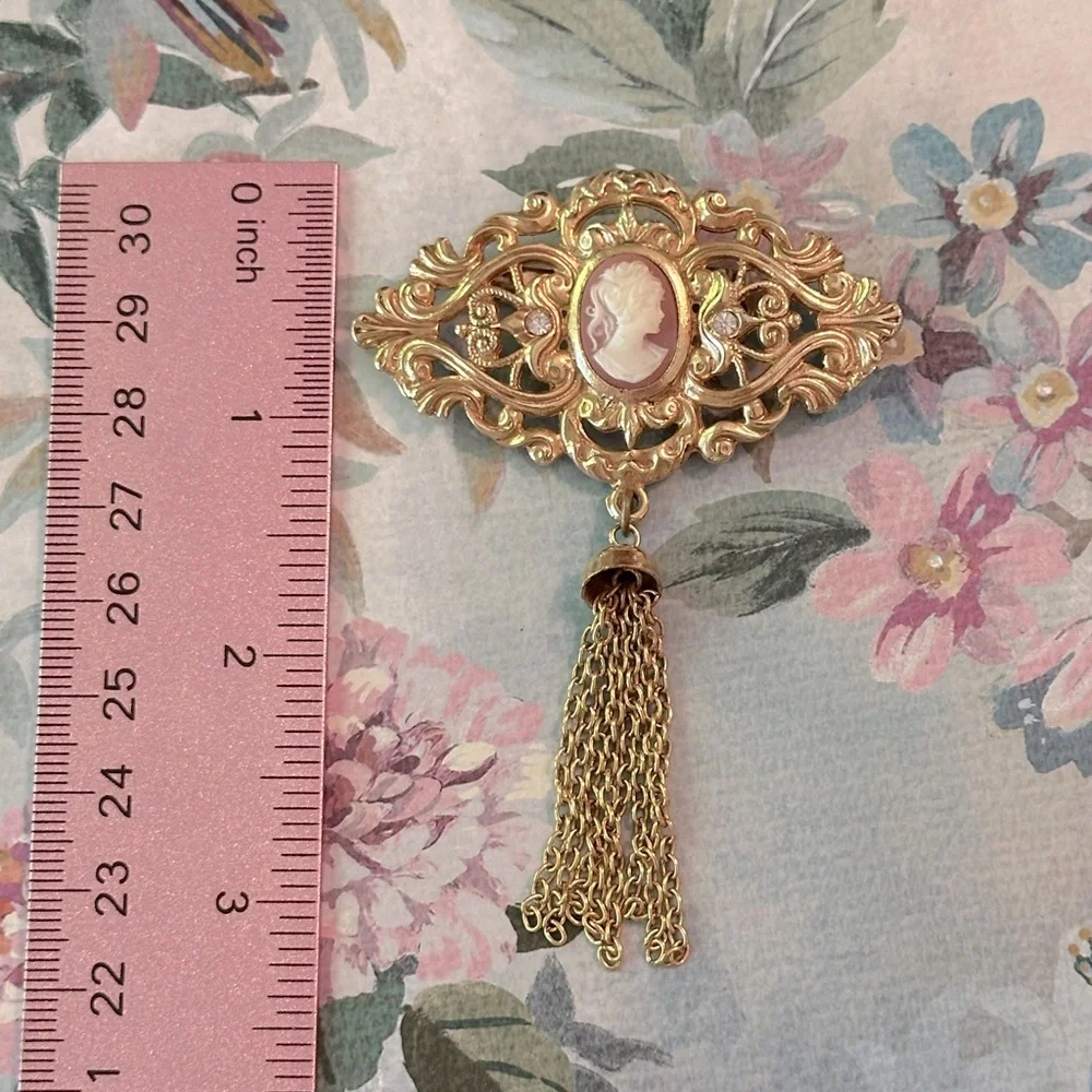 Vintage Genuine Cameo With Tassel Brooch Horizontal Intricate Scroll Design Gold - Picture 7 of 11